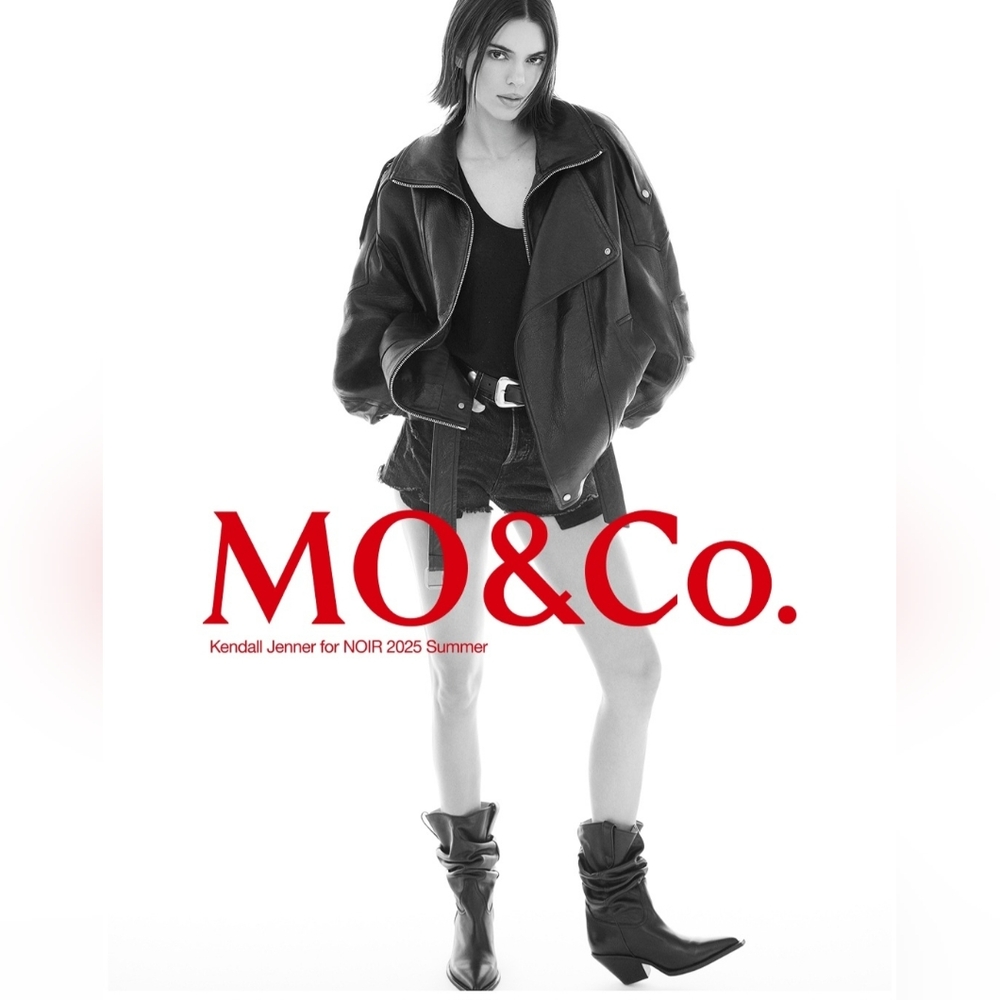 MO&Co. Like New Top.